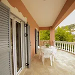 Apartamento Nikorina Apts *