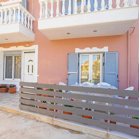 Nikorina Apts Лефкада